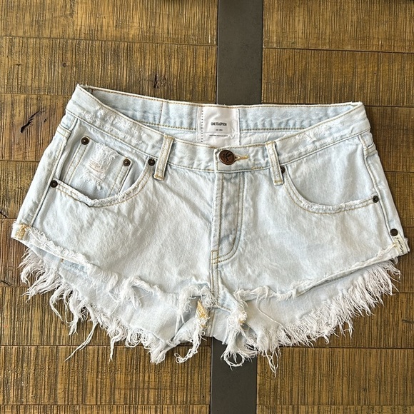 One Teaspoon FLORENCE DUKES LOW WAIST MINI DENIM SHORTS, size 28 - Picture 4 of 15